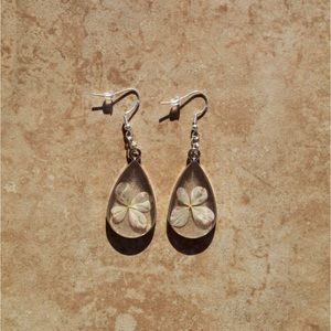 WHITE HYDRANGEA TEARDROP EARRINGS